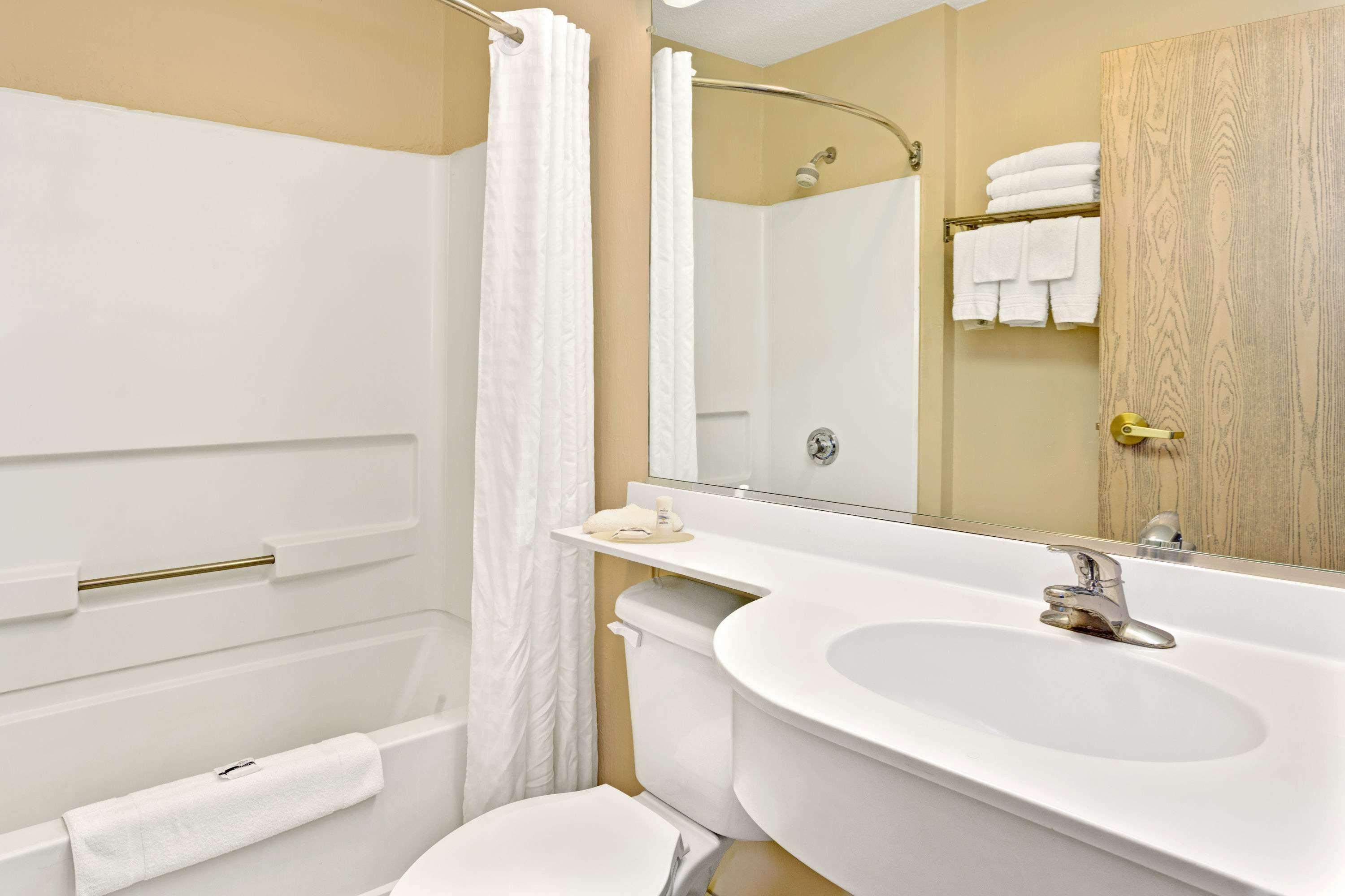 Microtel Inn & Suites By Wyndham Florence/Cincinnati Airpo Экстерьер фото