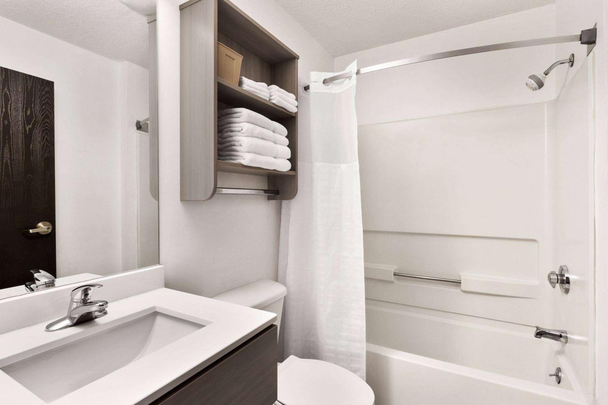 Microtel Inn & Suites By Wyndham Florence/Cincinnati Airpo Экстерьер фото