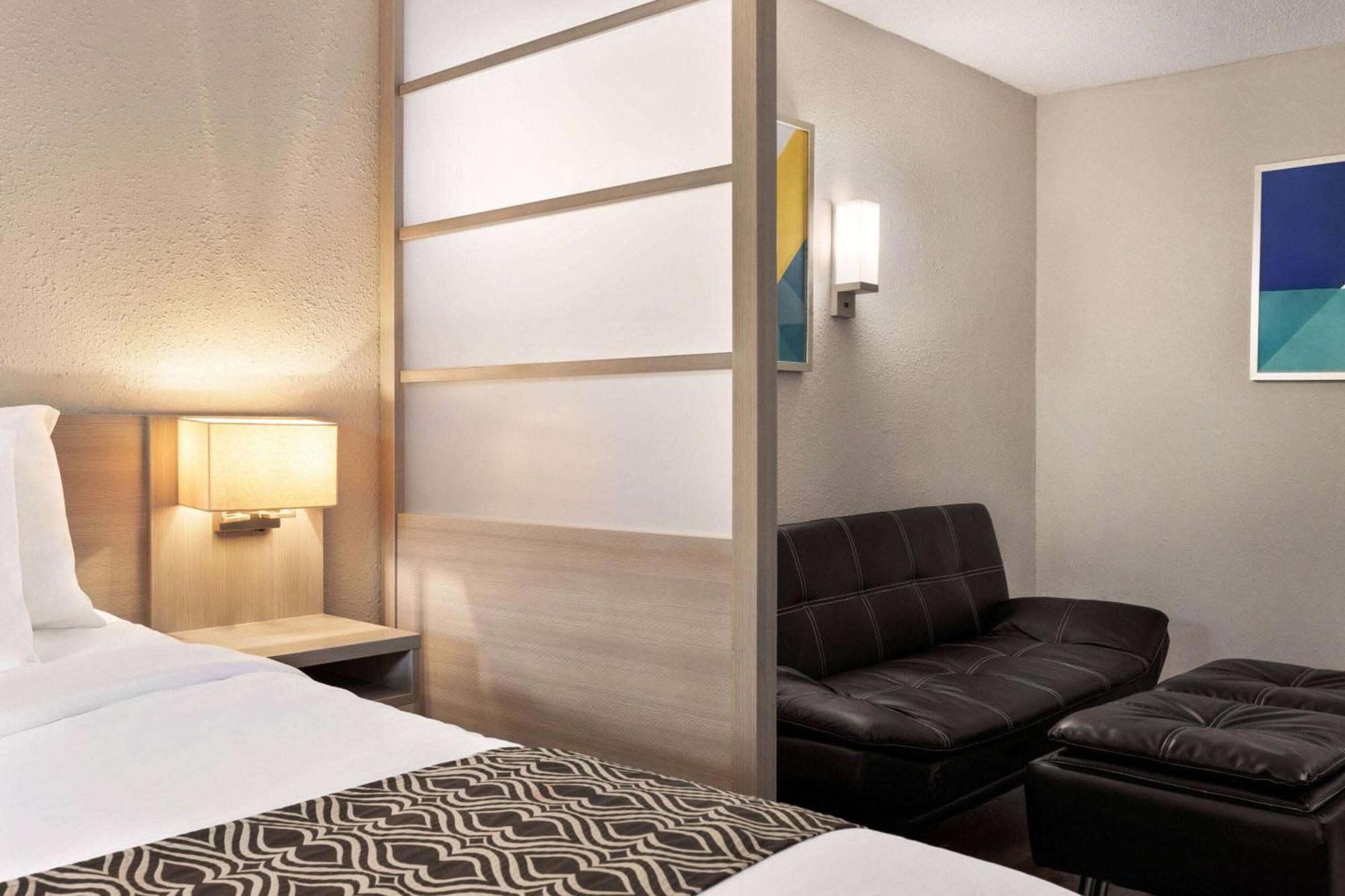 Microtel Inn & Suites By Wyndham Florence/Cincinnati Airpo Экстерьер фото