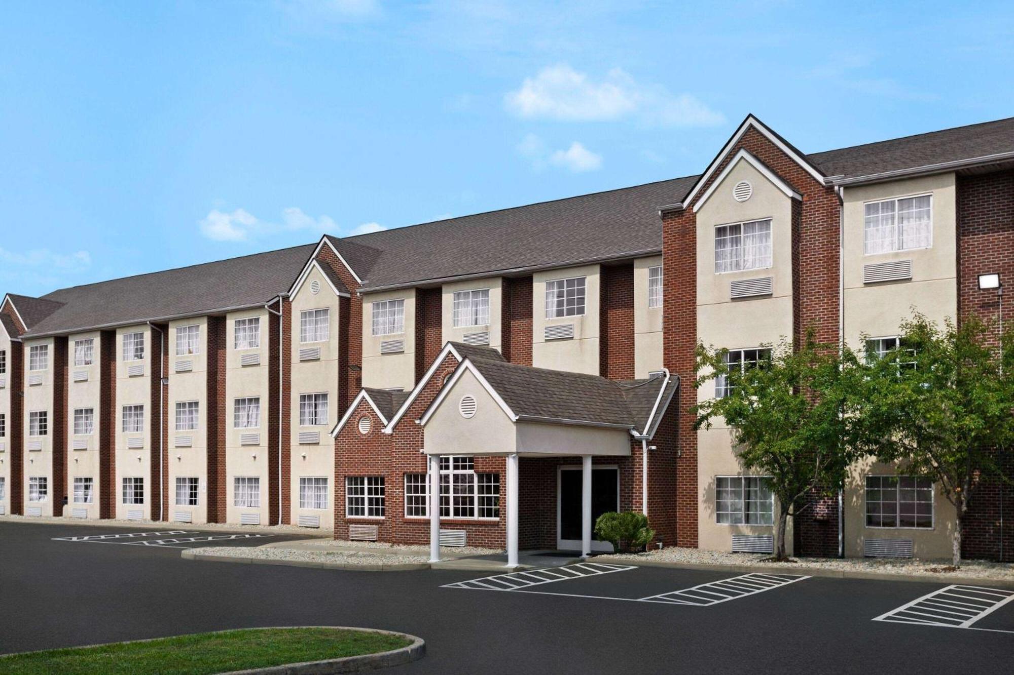 Microtel Inn & Suites By Wyndham Florence/Cincinnati Airpo Экстерьер фото